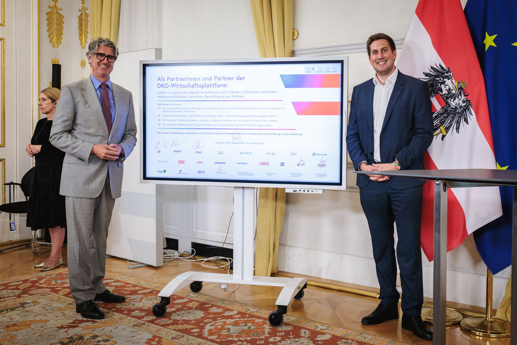 Am 14. Juli 2026 gab Staatssekret&auml;r Alexander Pr&ouml;ll (r.) eine Pressekonferenz anl&auml;sslich der Unterzeichnung des Pakts f&uuml;r Digitale Kompetenzen.