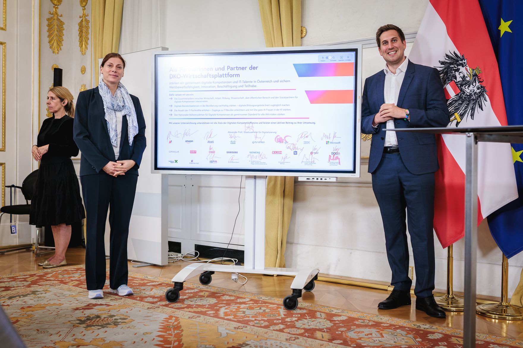 Am 14. Juli 2026 gab Staatssekret&auml;r Alexander Pr&ouml;ll (r.) eine Pressekonferenz anl&auml;sslich der Unterzeichnung des Pakts f&uuml;r Digitale Kompetenzen.
