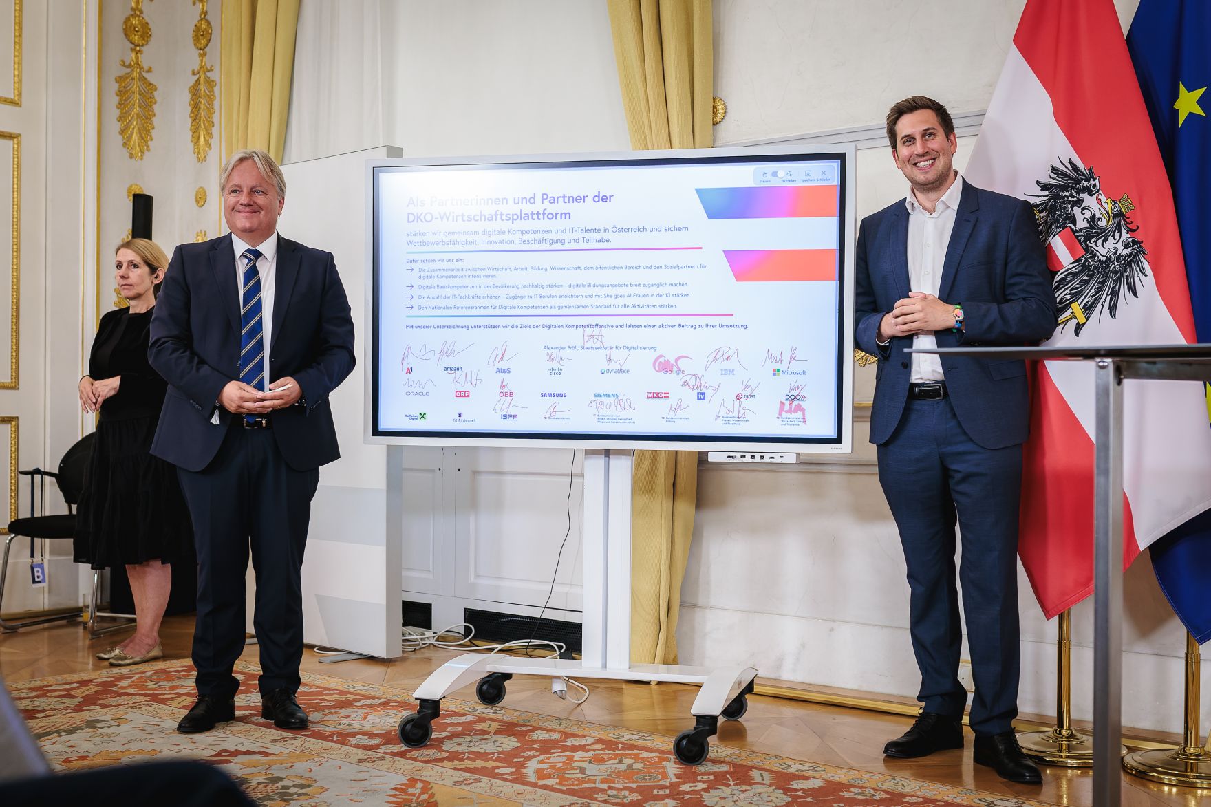 Am 14. Juli 2026 gab Staatssekret&auml;r Alexander Pr&ouml;ll (r.) eine Pressekonferenz anl&auml;sslich der Unterzeichnung des Pakts f&uuml;r Digitale Kompetenzen.