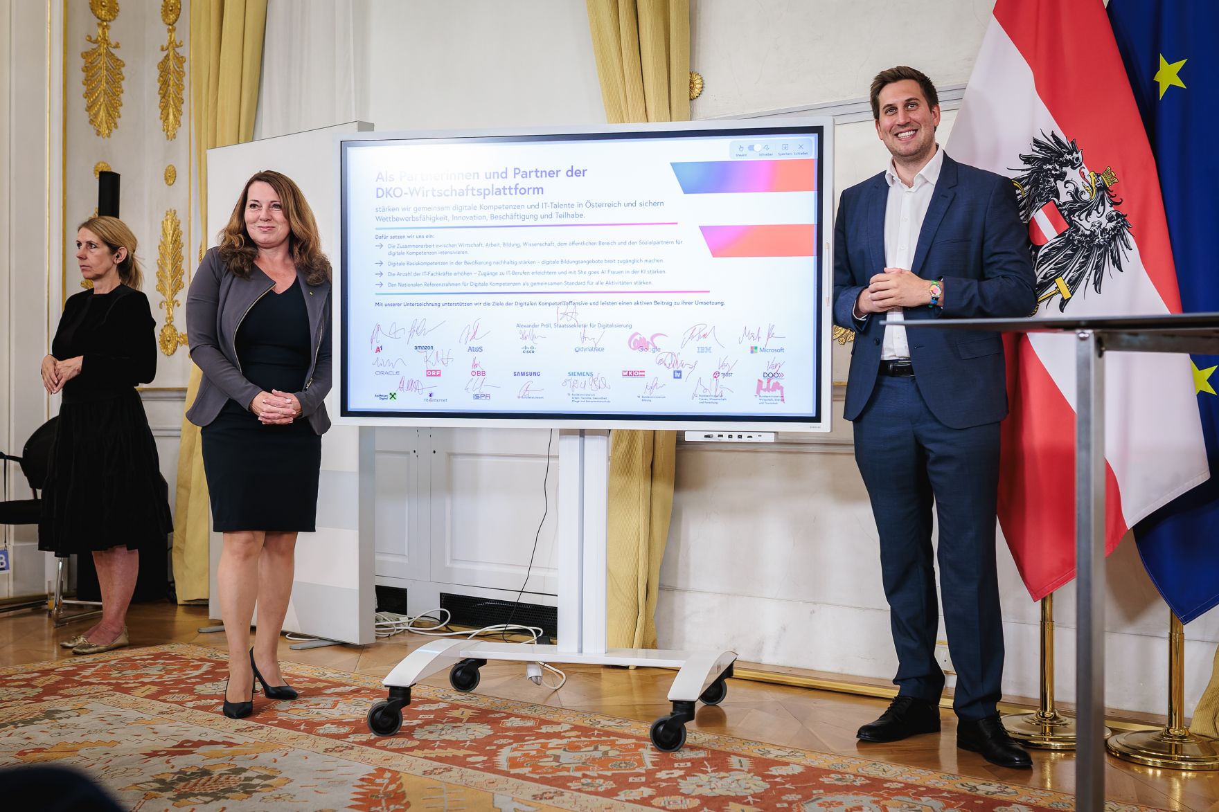 Am 14. Juli 2026 gab Staatssekret&auml;r Alexander Pr&ouml;ll (r.) eine Pressekonferenz anl&auml;sslich der Unterzeichnung des Pakts f&uuml;r Digitale Kompetenzen.
