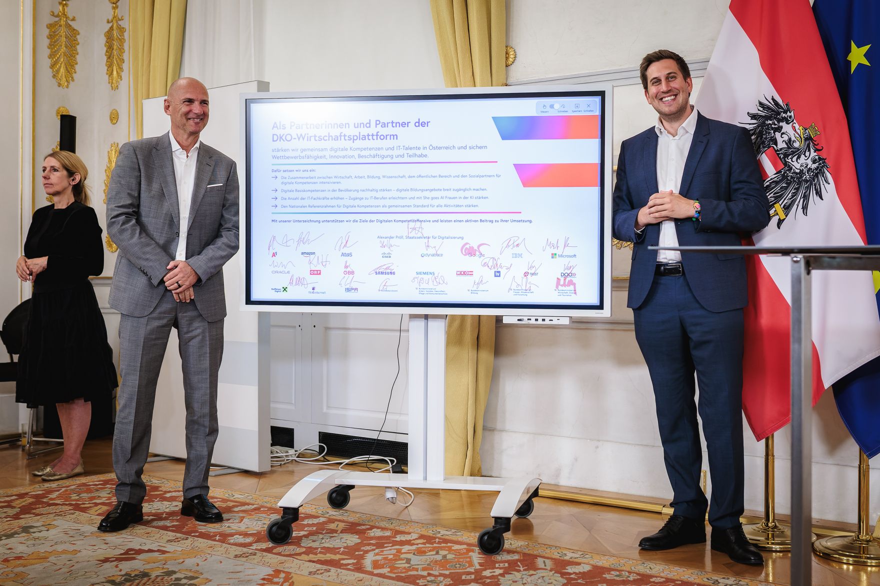 Am 14. Juli 2026 gab Staatssekret&auml;r Alexander Pr&ouml;ll (r.) eine Pressekonferenz anl&auml;sslich der Unterzeichnung des Pakts f&uuml;r Digitale Kompetenzen.