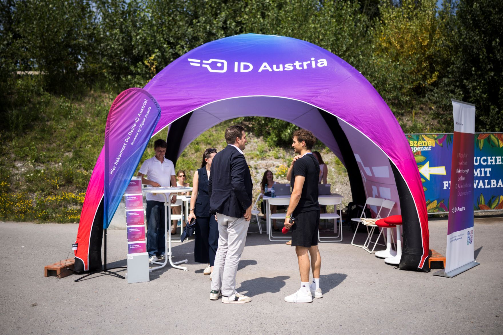 Am 31. Juli 2026 nahm Staatssekret&auml;r Alexander Pr&ouml;ll (im Bild) an der ID Austria Servicetour 2026 beim Szene Openair Festival in Lustenau teil.