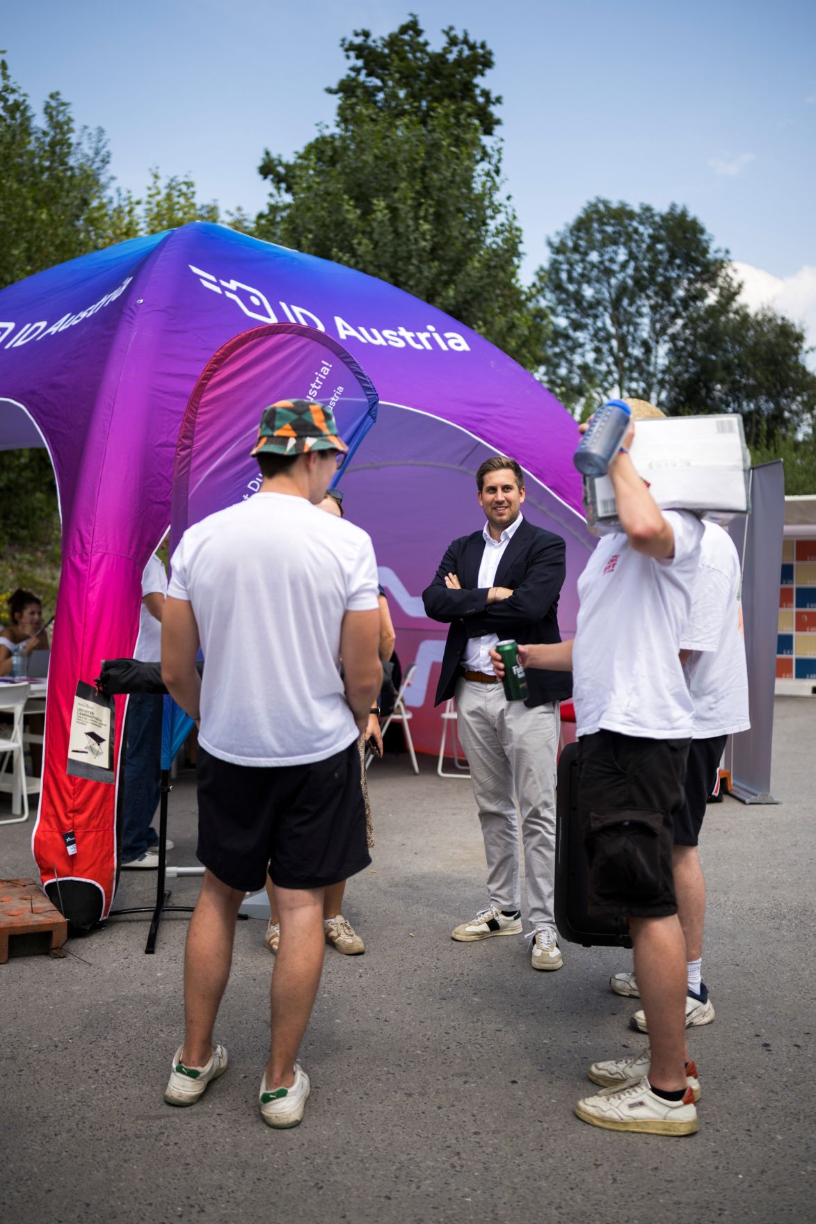 Am 31. Juli 2026 nahm Staatssekret&auml;r Alexander Pr&ouml;ll (im Bild) an der ID Austria Servicetour 2026 beim Szene Openair Festival in Lustenau teil.