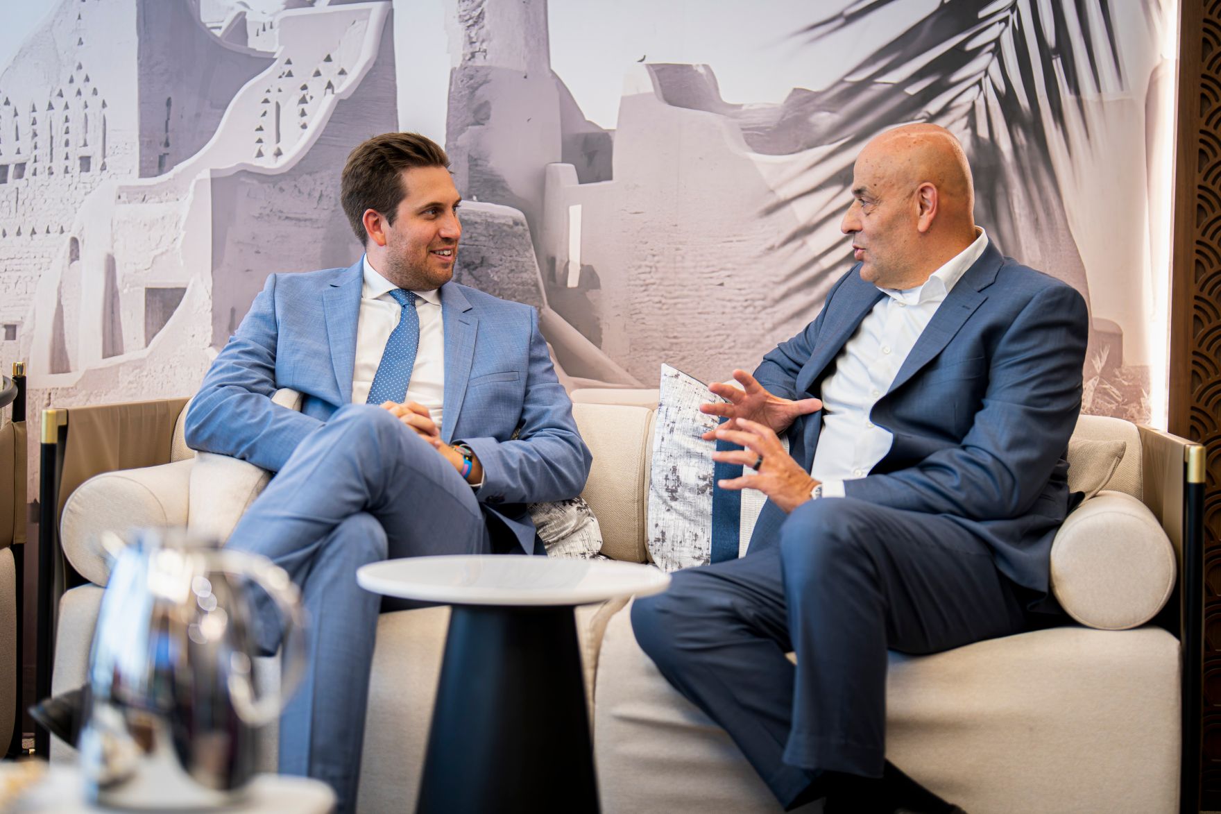 Am 31. August 2026 reise Staatssekret&auml;r Alexander Pr&ouml;ll (l.) zu einem Arbeitsbesuch nach Riad.
