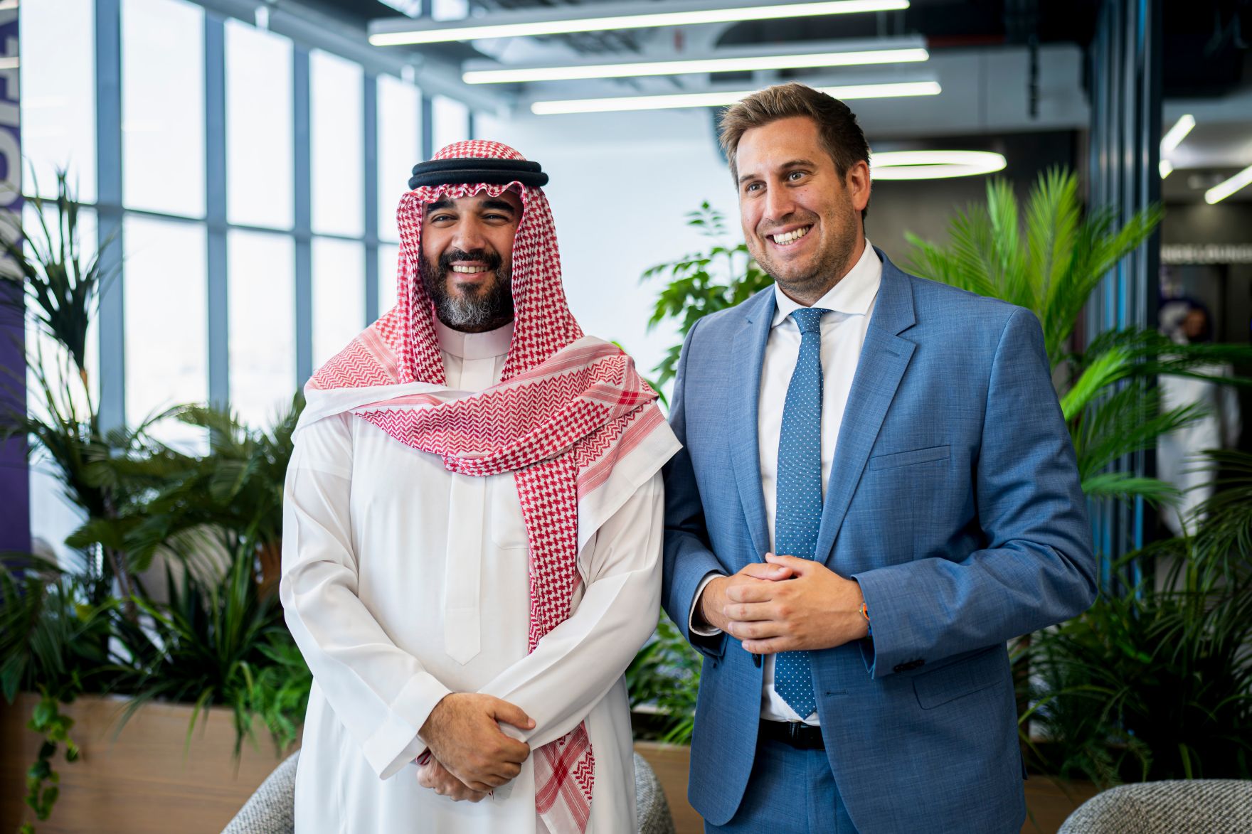 Am 31. August 2026 reise Staatssekret&auml;r Alexander Pr&ouml;ll (r.) zu einem Arbeitsbesuch nach Riad. Im Bild mit Prinz Faisal bin Bandar bin Sultan (l.), Pr&auml;sident der E-Sports Federation.