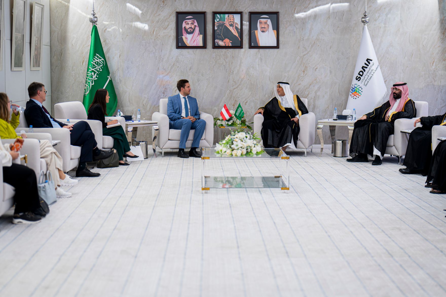 Am 31. August 2026 reise Staatssekret&auml;r Alexander Pr&ouml;ll (l.) zu einem Arbeitsbesuch nach Riad. Im Bild mit Abdullah bin Sharaf Alghamdi (r.), Pr&auml;sident der saudi-arabischen Beh&ouml;rde f&uuml;r Daten und k&uuml;nstliche Intelligenz .