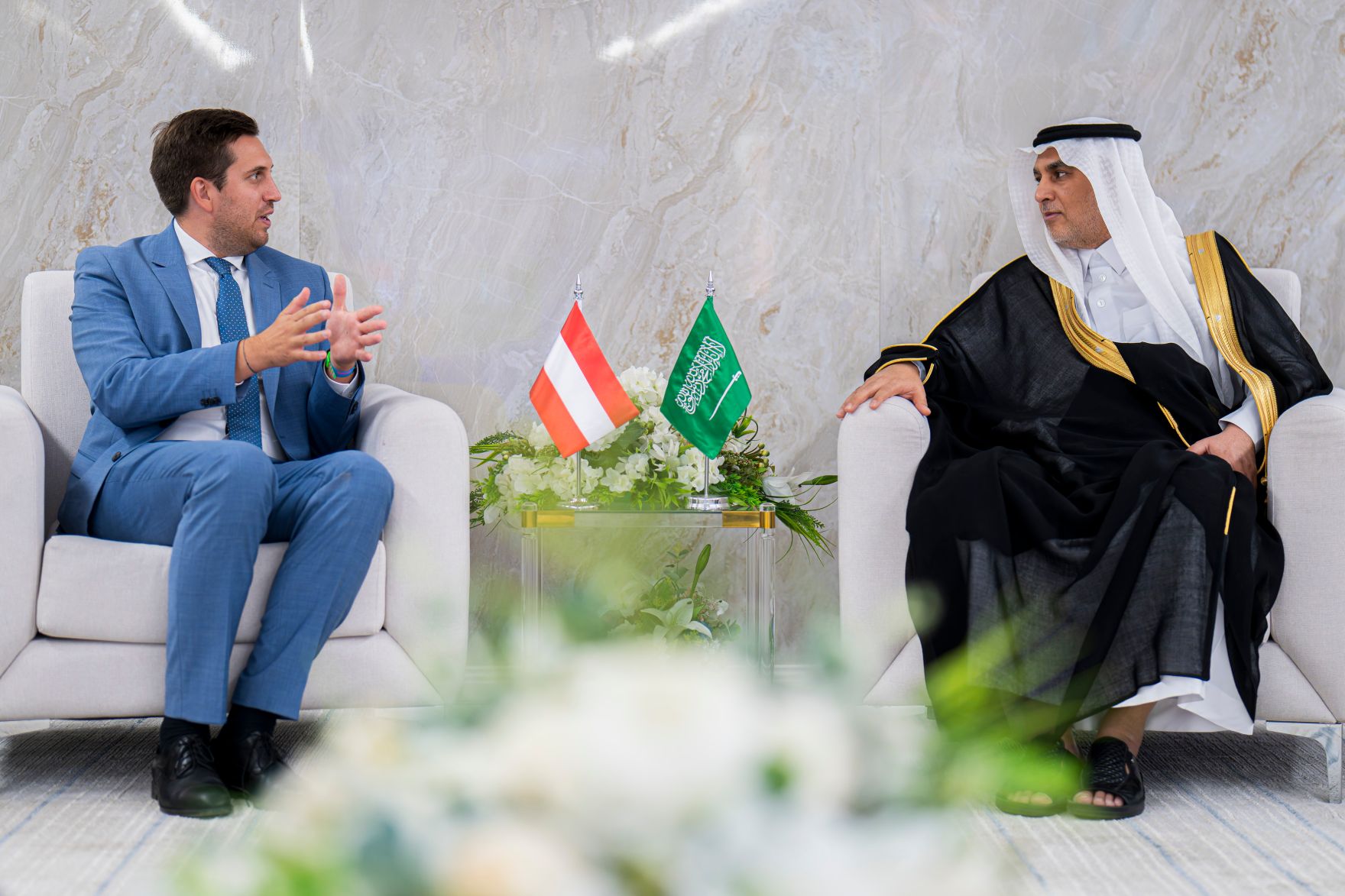 Am 31. August 2026 reise Staatssekret&auml;r Alexander Pr&ouml;ll (l.) zu einem Arbeitsbesuch nach Riad. Im Bild mit Abdullah bin Sharaf Alghamdi (r.), Pr&auml;sident der saudi-arabischen Beh&ouml;rde f&uuml;r Daten und k&uuml;nstliche Intelligenz .
