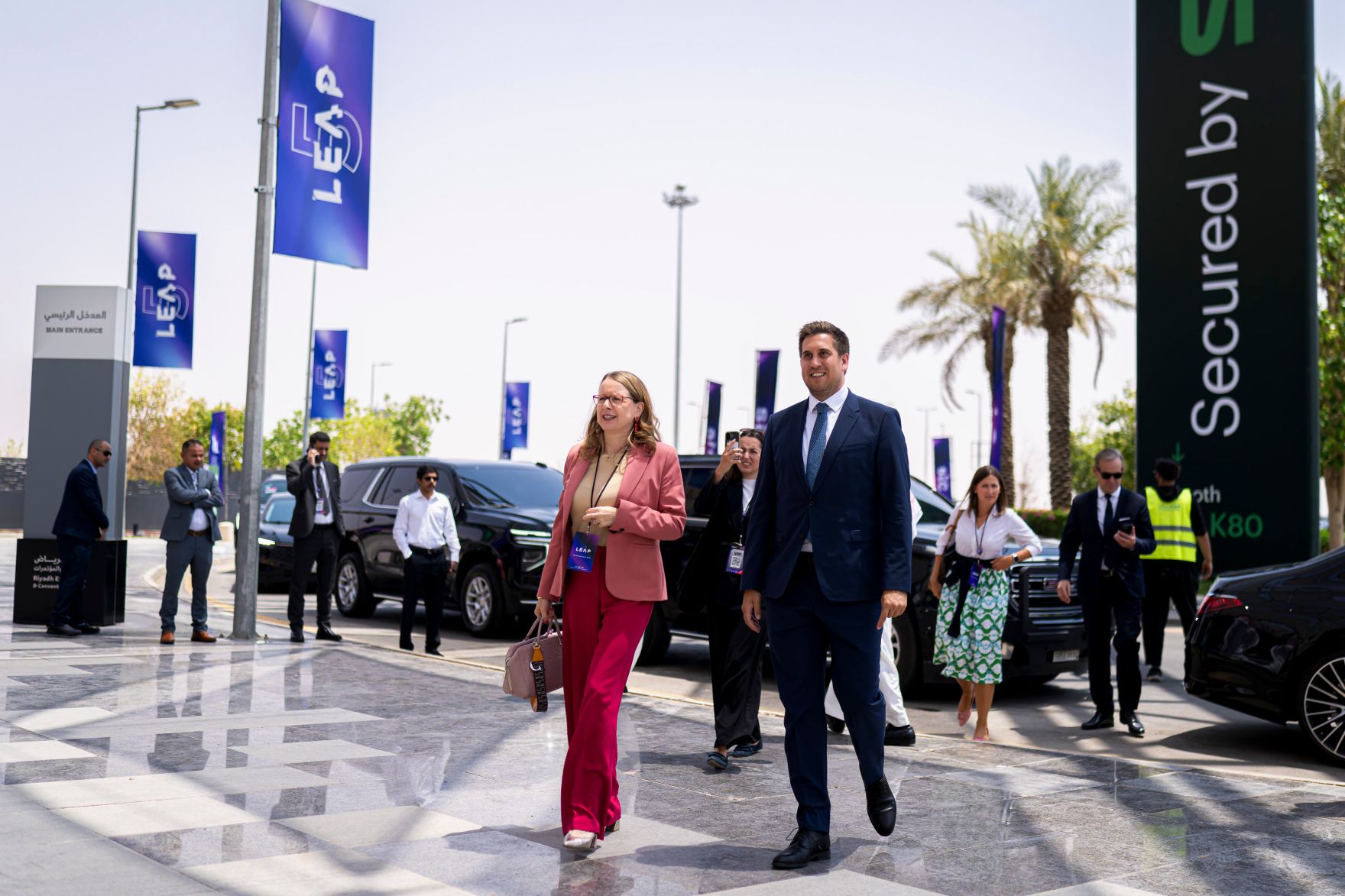 Am 31. August 2026 reise Staatssekret&auml;r Alexander Pr&ouml;ll (r.) gemeinsam mit der ehemalige Bundesministerin f&uuml;r Digitalisierung Margarete Schramb&ouml;ck (l.) zur LEAP 2026 Tech Konferenz in Riad.