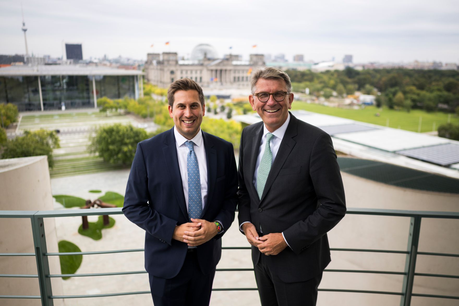 Am 3. September 2026 reiste Staatssekret&auml;r Alexander Pr&ouml;ll (l.) zu einem Arbeitsbesuch nach Berlin. Im Bild mit dem deutschen Staatsminister f&uuml;r Kultur und Medien Wolfram Weimer (r.).