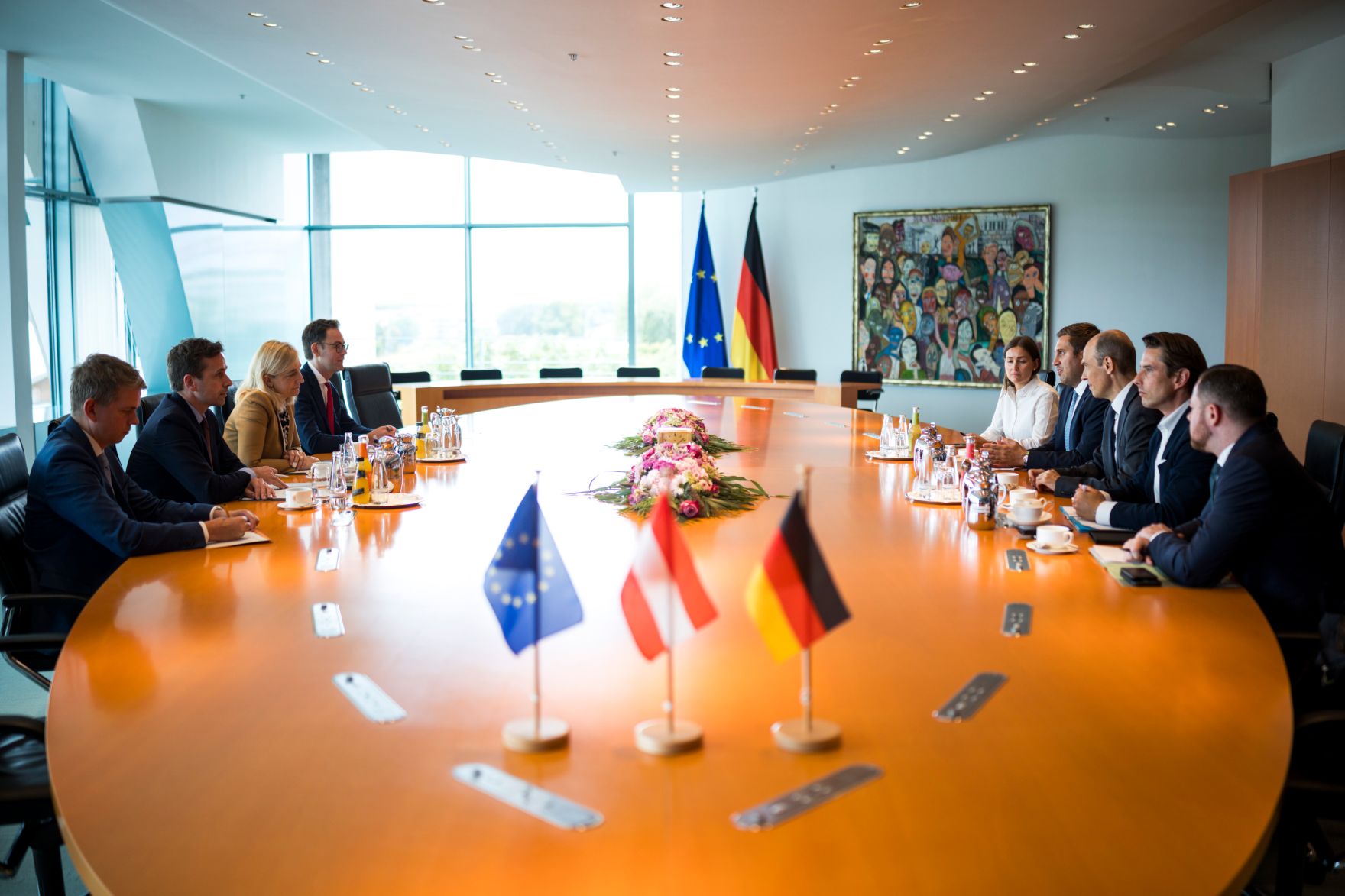 Am 3. September 2026 reiste Staatssekret&auml;r Alexander Pr&ouml;ll zu einem Arbeitsbesuch nach Berlin. Im Bild beim Treffen mit der deutschen Bundesministerin f&uuml;r besondere Aufgaben Nina Warken.