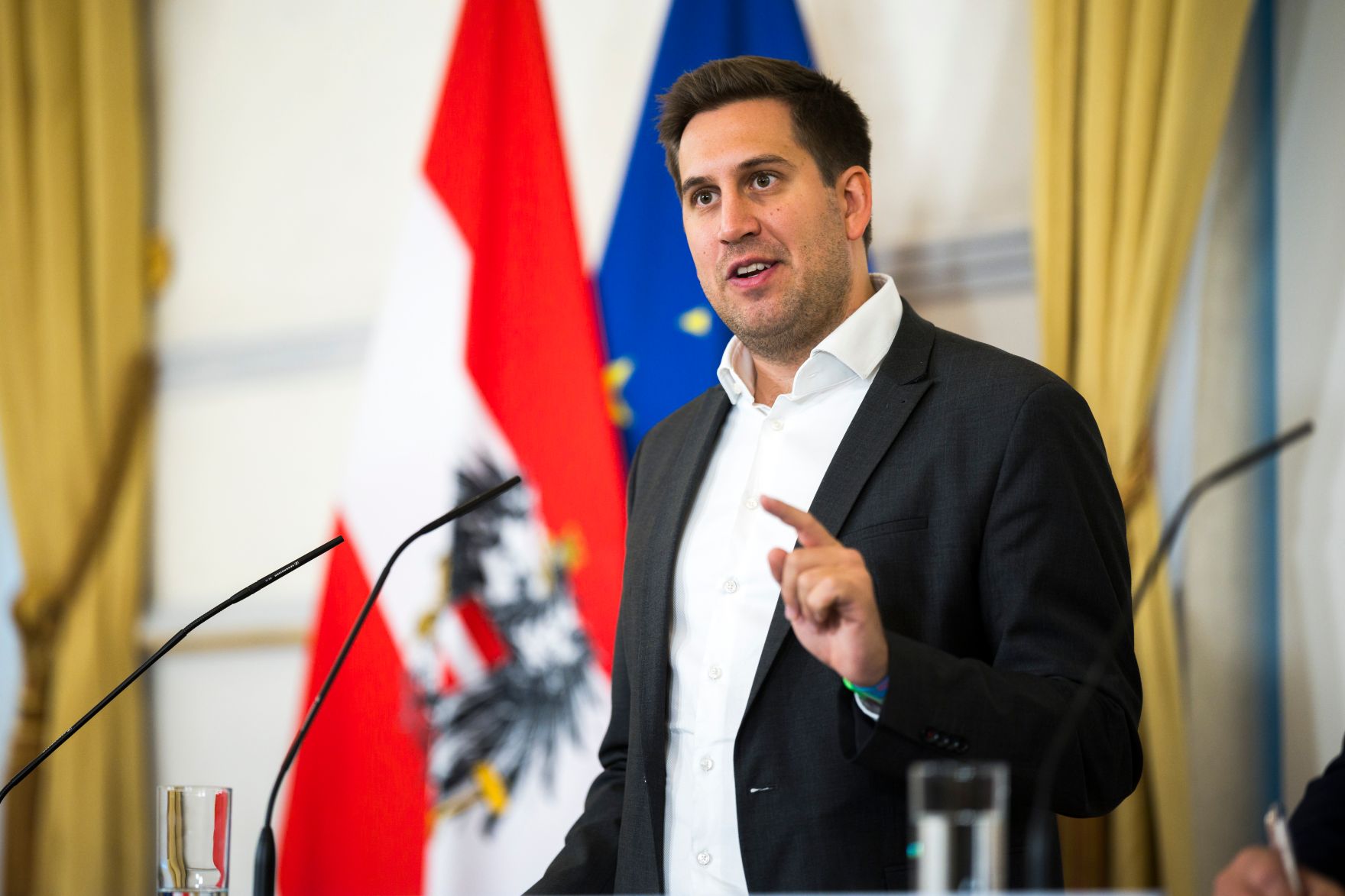 Am 16. Oktober 2026 gab Staatssekret&auml;r Alexander Pr&ouml;ll (im Bild) gemeinsam mit Gemeindebund-Pr&auml;sident Johannes Pressl eine Pressekonferenz zum Thema Gemeindedatenplattform.