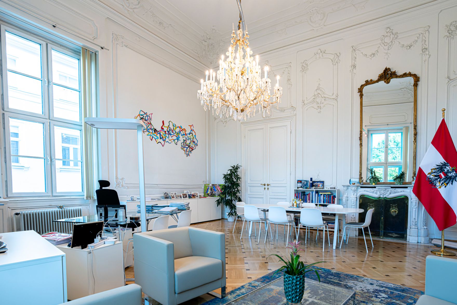 B&uuml;ro von Bundesministerin Karoline Edtstadler im Bundeskanzleramt.