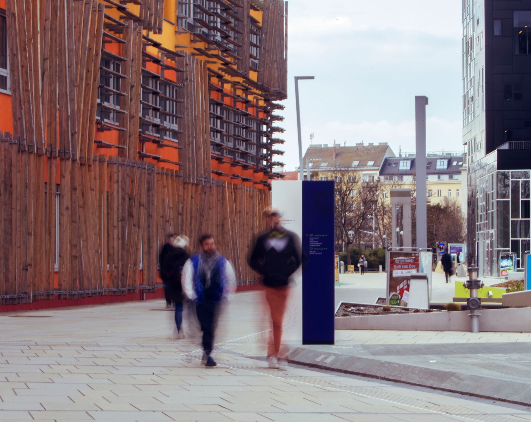 Wirtschaftsuniversit&auml;t Wien Schlagworte: Architektur, Bewegung, Holz, Stadtlandschaft, Universit&auml;t
