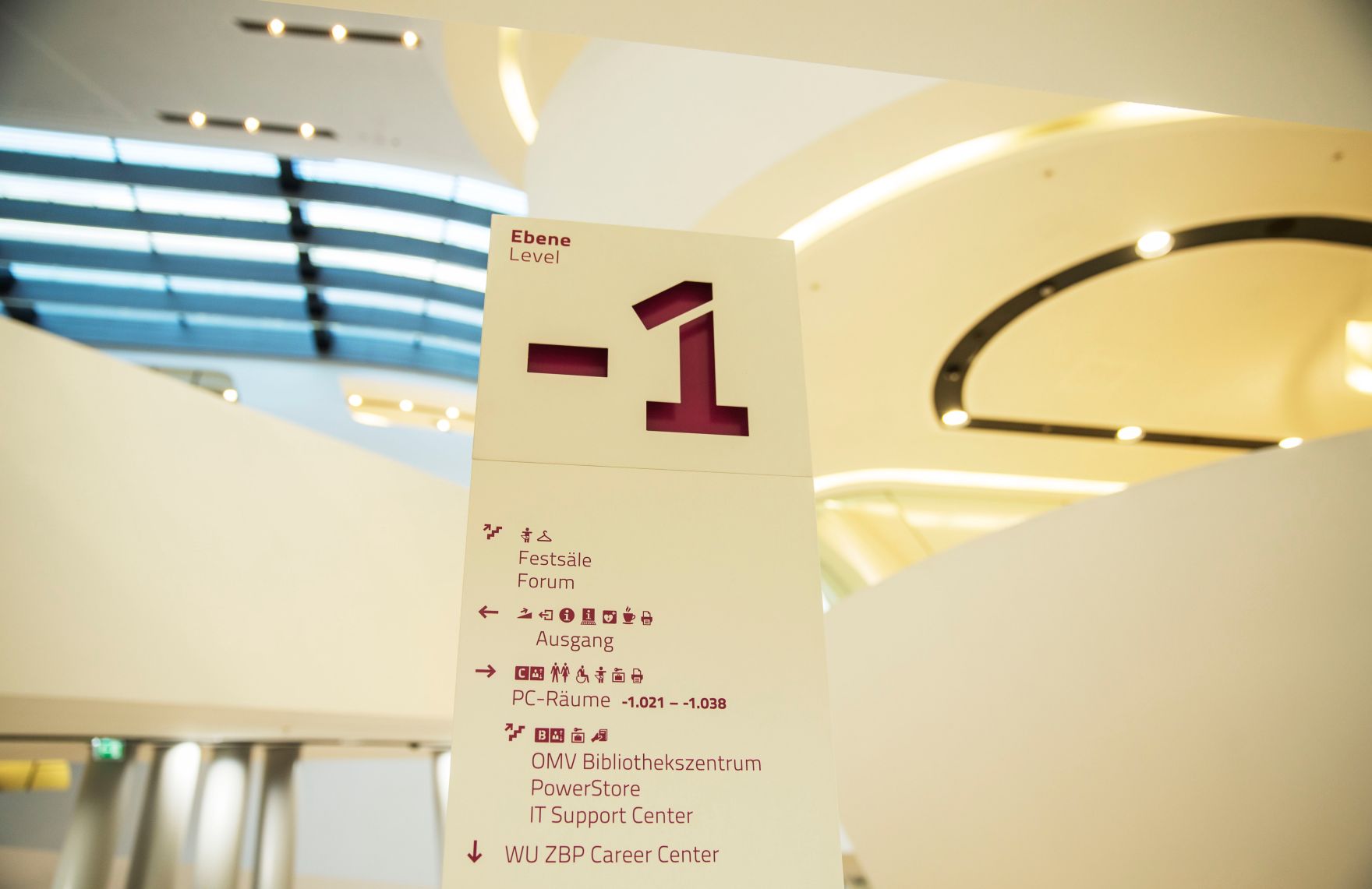 Wirtschaftsuniversit&auml;t Wien Schlagworte: Architektur, Stadtlandschaft, Universit&auml;t, Wegweiser