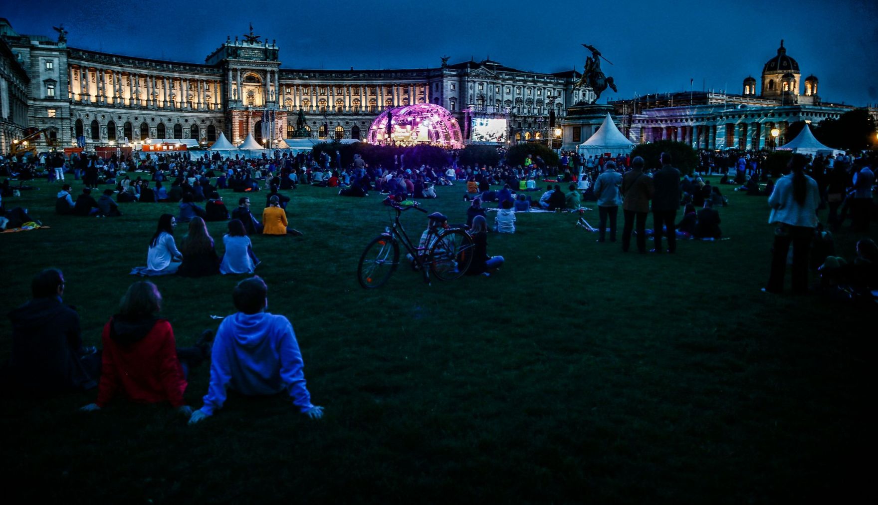 Das Fest der Freude am Heldenplatz. Schlagw&ouml;rter: Konzert, Heldenplatz, Fest der Freude, Musik, Orchester, Kunst, Kultur, Wiener Symphoniker, Rat f&uuml;r Bildung, Jugend, Kultur, Sport, EYC
