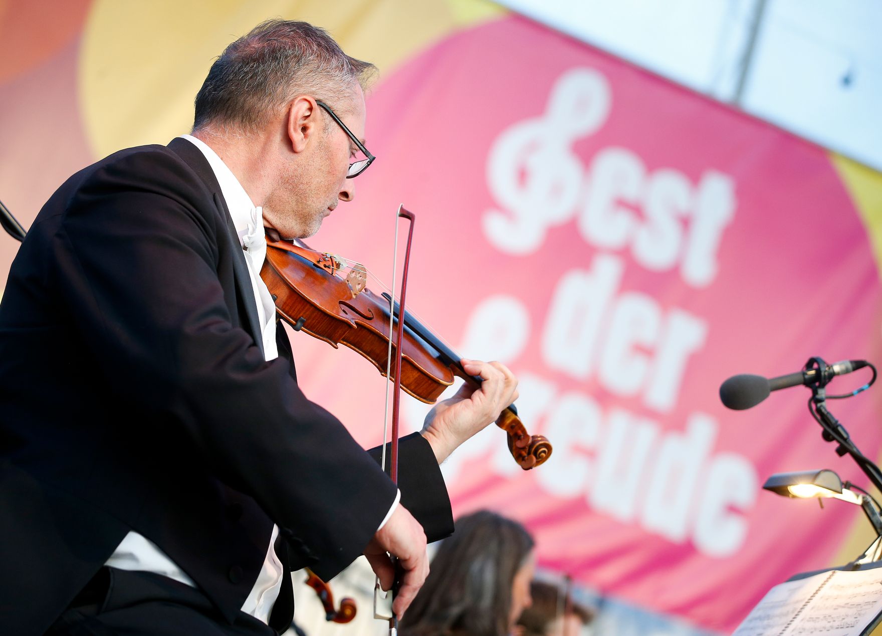 Das Fest der Freude am Heldenplatz. Schlagw&ouml;rter: Konzert, Heldenplatz, Fest der Freude, Musik, Orchester, Kunst, Kultur, Wiener Symphoniker, Rat f&uuml;r Bildung, Jugend, Kultur, Sport, EYC