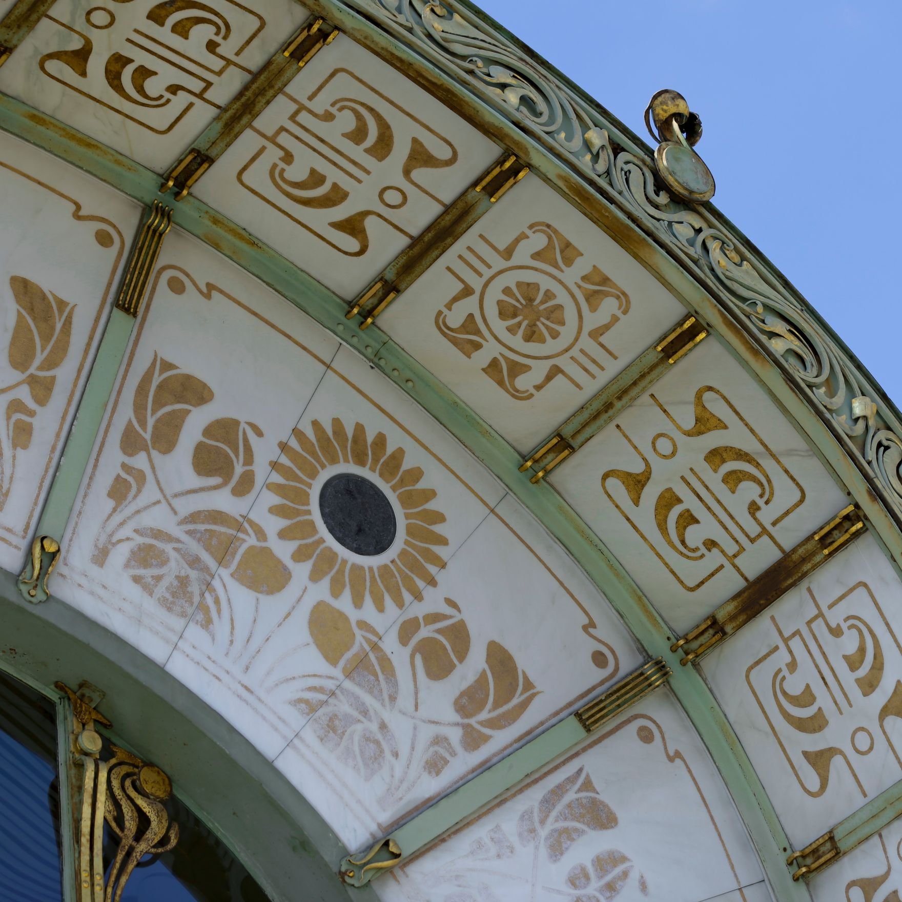 Im Bild der Otto Wagner Pavillon Karlsplatz in Wien. Schlagworte: Otto Wagner, Pavillon, Karlsplatz, Architektur