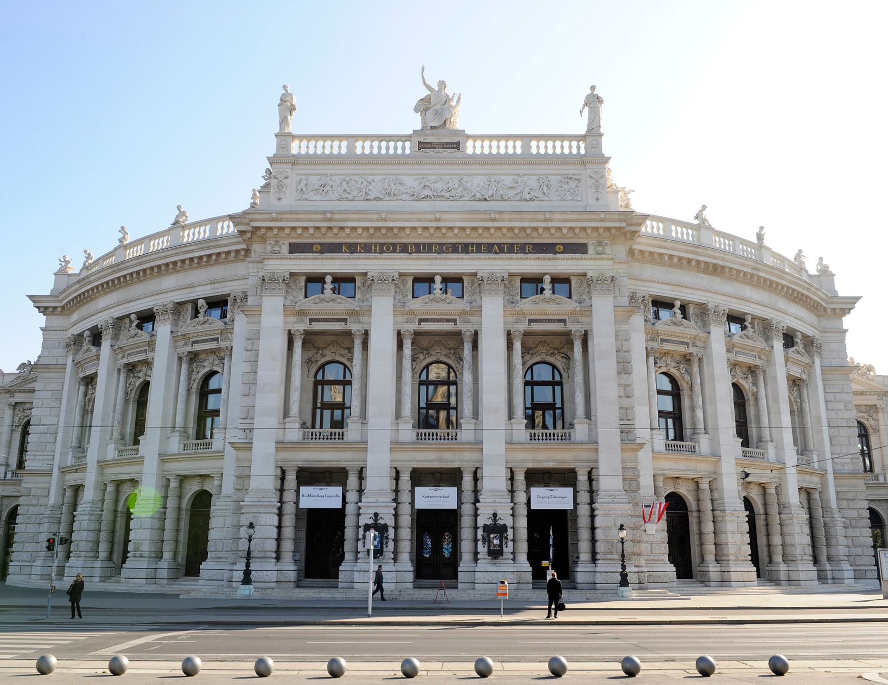 Im Bild das Wiener Burgtheater am Ring. Schlagworte: Architektur, Geb&auml;ude, Kultur, Kunst, Sehensw&uuml;rdigkeit, Stadtlandschaft, Theater