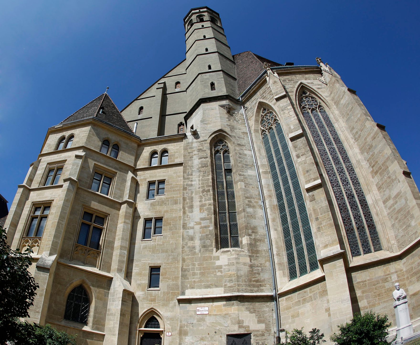 Die Minoritenkirche am Minoritenplatz. Schlagworte: Architektur, Geb&auml;ude, Kirche, Sehensw&uuml;rdigkeit, Stadtlandschaft