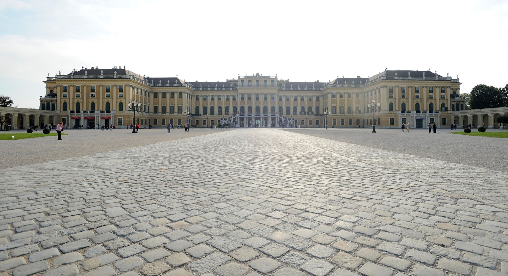 Im Bild eine von Wiens ber&uuml;hmtesten Sehensw&uuml;rdigkeiten, das Schloss Sch&ouml;nbrunn. Schlagworte: Schloss, Sch&ouml;nbrunn, Sehensw&uuml;rdigkeit
