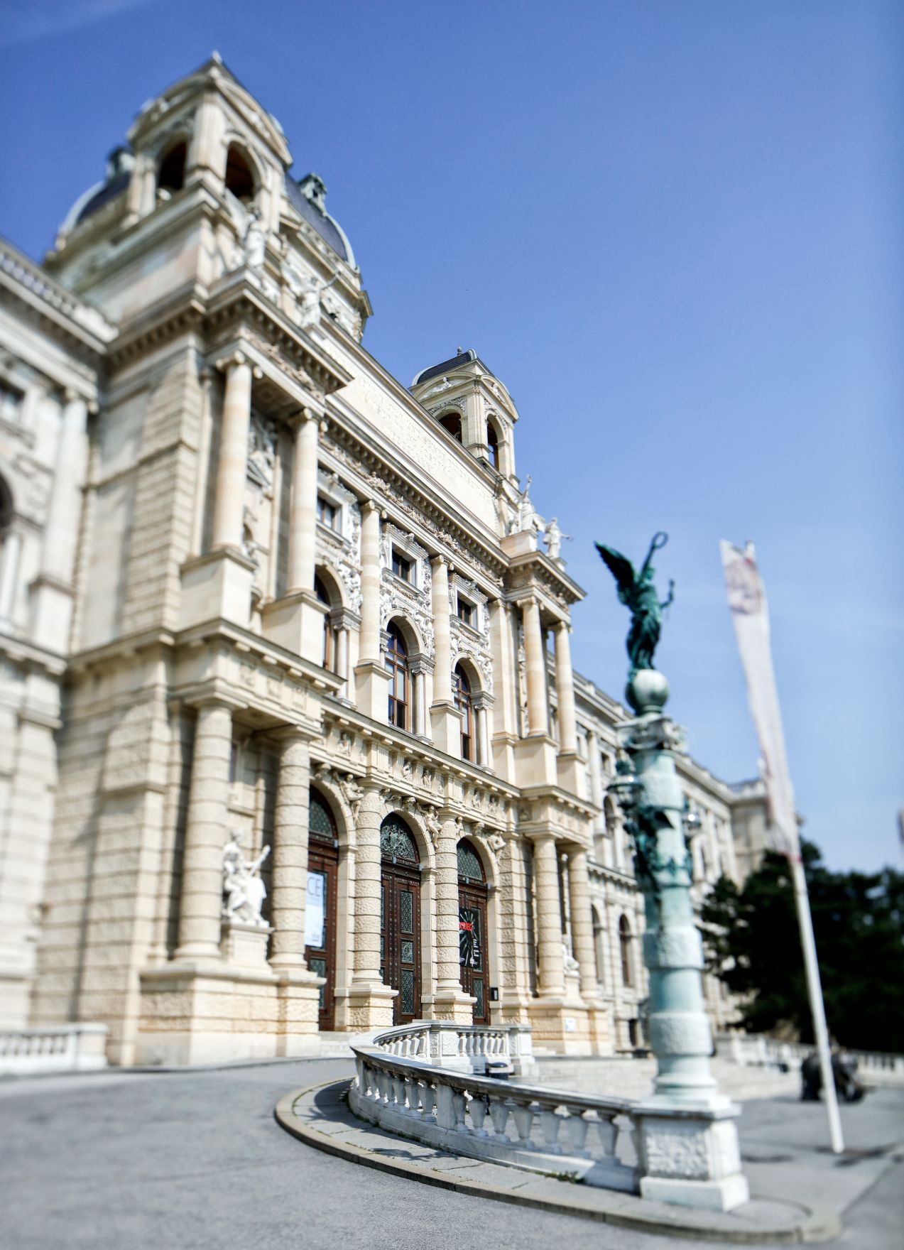 Das Naturhistorische Museum. Schlagw&ouml;rter: Architektur, Denkmal, Geb&auml;ude, Sehensw&uuml;rdigkeit, Stadtlandschaft