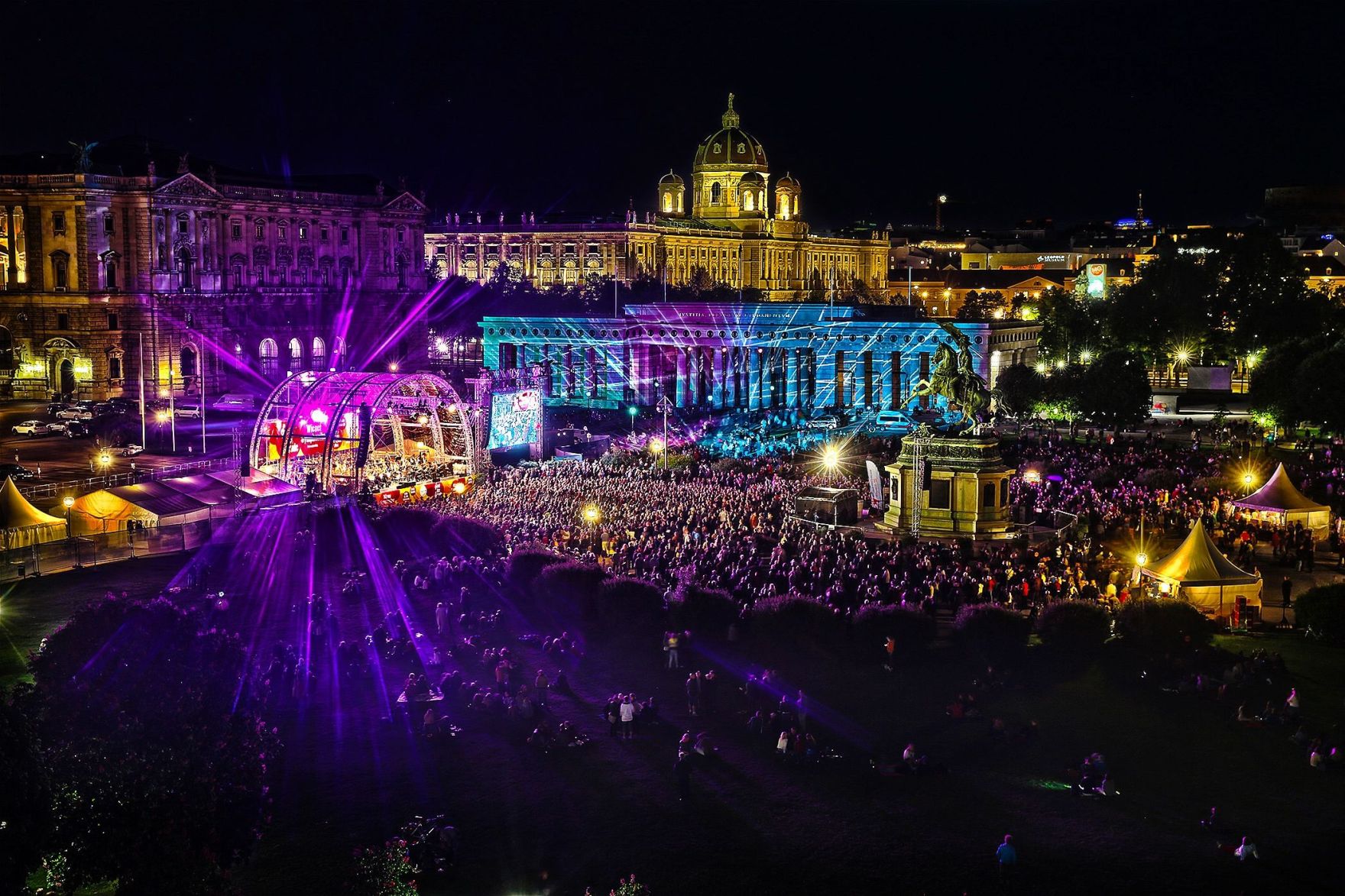 Das Fest der Freude am Heldenplatz. Schlagw&ouml;rter: Konzert, Heldenplatz, Fest der Freude, Musik, Orchester, Kunst, Kultur, Wiener Symphoniker, Rat f&uuml;r Bildung, Jugend, Kultur, Sport, EYC