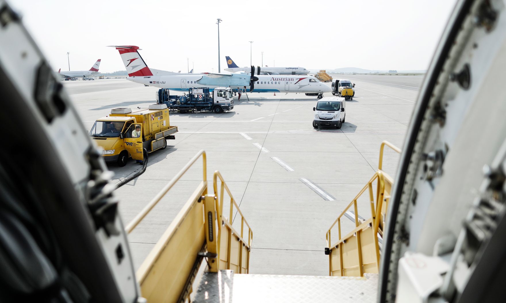 Ein Flugzeug am Flughafen Wien Schwechat. Schlagw&ouml;rter: Flugzeug, Flughafen, Transport, Rat f&uuml;r Wettbewerbsf&auml;higkeit, COMPET, Rat f&uuml;r Verkehr, Telekommunikation und Energie, TTE
