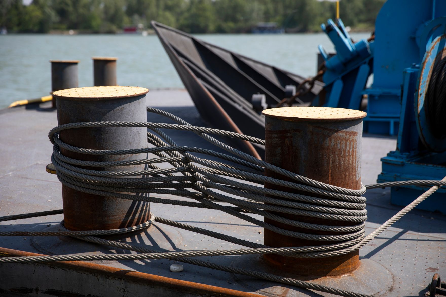Ein Frachtschiff auf der Wiener Donau. Schlagw&ouml;rter: Schiff, Donau, Fracht, Handel, Verkehr, Transport, Rat f&uuml;r Verkehr, Telekommunikation und Energie, TTE, Rat f&uuml;r Wirtschaft und Finanzen, ECOFIN