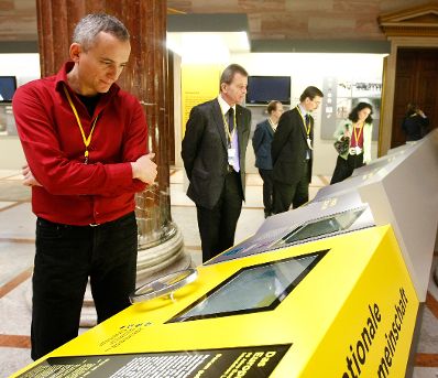 Am 05. Dezember 2008 wurde die &quot;Republik Ausstellung 1918|2008&quot; von Vertretern der Sponsoren der Ausstellung im Parlament besichtigt.
