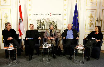 Podiumsdiskussion mit (v.l.n.r.) Harald Sicheritz, Hermann Petz, Judith Brandner, Herbert Lackner und Daniela Kraus.
