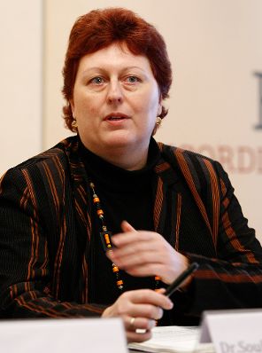 Am 15. J&auml;nner 2010 fand im Presseclub-Concordia eine Stellungnahme des Datenschutzrates, Entwurf eines Bundesgesetzes, mit dem das Telekommunikationsgesetz 2003 (TKG 2003) ge&auml;ndert werden soll (Umsetzung der Vorratsdatenspeicherungs-Richtlinie 2006/24/EG) statt. Im Bild Eva Souhrada-Kirchmayer