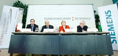 Am 15. J&auml;nner 2010 fand im Haus-, Hof- und Staatsarchiv eine Pressekonferenz zum Thema &quot;Das elektronische Ged&auml;chtnis &Ouml;sterreichs - Errichtung des Digitalen Langzeitarchivs des Bundes&quot; statt. Im Bild (v.L.n.R.) Christian Rupp (Plattform &quot;Digitales &Ouml;sterreich&quot; im Bundeskanzleramt), Manfred Matzka (Sektionschef im Bundeskanzleramt), Brigitte Ederer (Generaldirektorin Siemens &Ouml;sterreich) und Lorenz Mikoletzky (Generaldirektor &Ouml;sterreichisches Staatsarchiv).