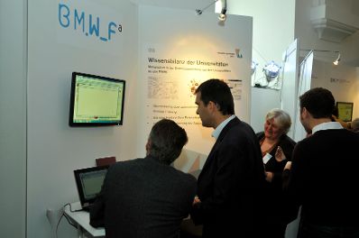 Impressionen von den Ausstellerst&auml;nden bei der Verwaltungsmesse.