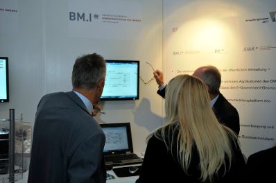 Impressionen von den Ausstellerst&auml;nden bei der Verwaltungsmesse.