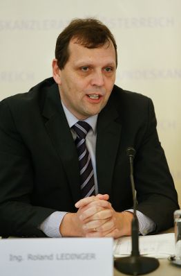 Am 10. J&auml;nner 2013 fand im Bundeskanzleramt die Veranstaltung &quot;15 Jahre HELP &amp; RIS&quot; statt. Im Bild Roland Ledinger.