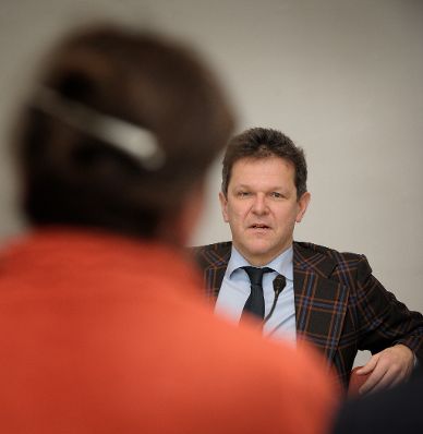 Am 21. J&auml;nner 2013 fand die 4. Dialogplattform zur Integration der Roma bis 2020 &bdquo;Zugang zu Besch&auml;ftigung und Arbeitsmarkt&quot; statt.