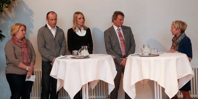 Am 13. Februar 2013 fand im Bundeskanzleramt eine Info-Veranstaltung zum neuen Bundesverwaltungsgericht f&uuml;r Bundesbedienstete statt. Im Bild: Moderiertes Gespr&auml;ch &uuml;ber Gerichtsalltag am Asylgerichtshof mit Claudia Karolyi, Josef Pichler, Ivona Grubesic, Harald Benda, Alexandra Schrefler-K&ouml;nig (v.l.n.r.).