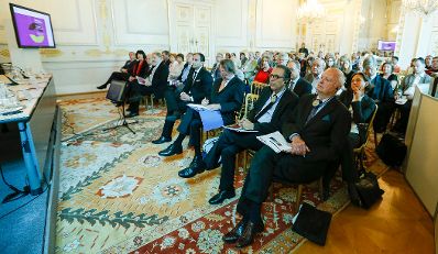 Am 6. Juni 2013 fand im Bundeskanzleramt eine internationale Veranstaltung der Bioethikkommission zum Thema &quot;Lebensende&quot; statt.