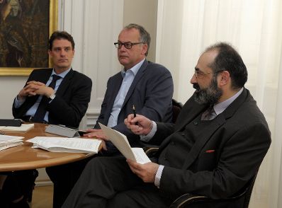 Am 25. Juni 2013 fand der Workshop &quot;Public Sector Information - Open Data - What is fair: Free Access or Fees?&quot; im Bundeskanzleramt statt. Im Bild (v.l.n.r.) GD Konrad Pesendorfer, Dir. Max Schaffer und Dr. Alexander Balthasar.