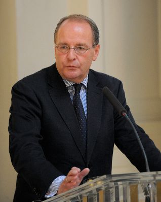 Am 20. November 2013 fand im Haus des Sports die Diskussionsveranstaltung &bdquo;Internationaler Sport &ndash; eine rechtliche Herausforderung f&uuml;r Verwaltung und Gerichtsbarkeit?&ldquo; statt. Im Bild Herbert H&uuml;bel, Vorstandsmitglied des &Ouml;sterreichischen Olympischen Comit&eacute;.