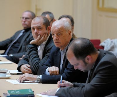 Am 20. November 2013 fand im Haus des Sports die Diskussionsveranstaltung &bdquo;Internationaler Sport &ndash; eine rechtliche Herausforderung f&uuml;r Verwaltung und Gerichtsbarkeit?&ldquo; statt. Im Bild Teilnehmer der Veranstaltung.