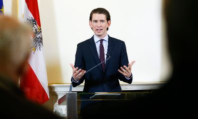 Au&szlig;enminister Sebastian Kurz beim Pressefoyer nach dem Ministerrat am 18. Februar 2014.