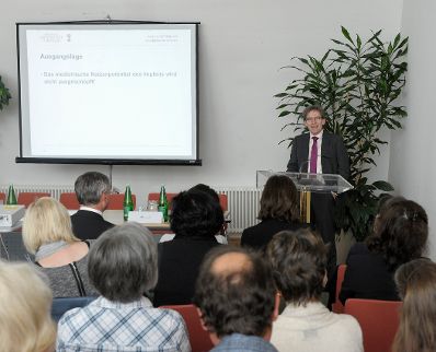 Am 23. April 2014 fand anl&auml;sslich der europ&auml;ischen Impfwoche der Weltgesundheitsorganisation die Veranstaltung &bdquo;Ethik und Impfen&ldquo; im Bundeskanzleramt statt. Im Bild Urban Wiesing von der Universit&auml;t T&uuml;bingen bei seinem Vortrag &bdquo;Ethik und Impfen &ndash; eine gesellschaftliche Verantwortung&ldquo;.
