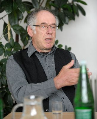 Am 23. April 2014 fand anl&auml;sslich der europ&auml;ischen Impfwoche der Weltgesundheitsorganisation die Veranstaltung &bdquo;Ethik und Impfen&ldquo; im Bundeskanzleramt statt. Im Bild Bernhard Propper, Vater eines SSPE (subakute sklerosierende Panenzephalitis) Todesfalls.