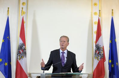 Vizekanzler und Bundesminister Reinhold Mitterlehner beim Pressefoyer nach dem Ministerrat am 16. September 2014.
