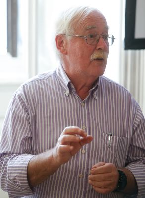 Am 2. Oktober 2014 fand im Institut f&uuml;r Staatsorganisation und Verwaltungsreform eine Veranstaltung zum Thema &bdquo;Forschungswunderland Israel&ldquo; statt. Im Bild Prof. Weinberger (TU Wien) bei seinem Gru&szlig;wort.