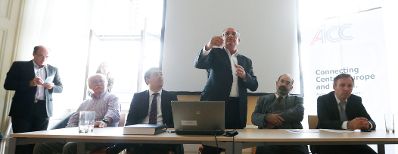 Am 2. Oktober 2014 fand im Institut f&uuml;r Staatsorganisation und Verwaltungsreform eine Veranstaltung zum Thema &bdquo;Forschungswunderland Israel&ldquo; statt. Im Bild (v.l.n.r.) Gf Viktor Maier (Innovateur Technikum Austria), Prof. Weinberger (TU Wien), RA Frankl (&Ouml;sterreichisch-Israelische Handelskammer), Prof. Lavie (Pr&auml;sident des Technion, Haifa) bei seiner key note speech, Priv.-Doz. Balthasar (Leiter des IfSV), Gf Kraus (Innovateur Technikum Austria).