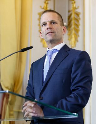 Am 28. J&auml;nner 2015 fand im Bundeskanzleramt die Veranstaltung &bdquo;Was bedeutet Datenschutz f&uuml;r Unternehmen&ldquo; anl&auml;sslich des 9. Europ&auml;ischen Datenschutztages statt. Im Bild Sektionschef Gerhard Hesse bei der Begr&uuml;&szlig;ung.