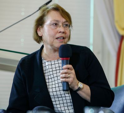 Am 28. J&auml;nner 2015 fand im Bundeskanzleramt die Veranstaltung &bdquo;Was bedeutet Datenschutz f&uuml;r Unternehmen&ldquo; anl&auml;sslich des 9. Europ&auml;ischen Datenschutztages statt. Im Bild Andrea Jelinek, Leiterin der Datenschutzbeh&ouml;rde.