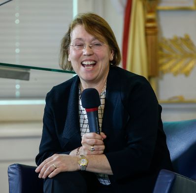 Am 28. J&auml;nner 2015 fand im Bundeskanzleramt die Veranstaltung &bdquo;Was bedeutet Datenschutz f&uuml;r Unternehmen&ldquo; anl&auml;sslich des 9. Europ&auml;ischen Datenschutztages statt. Im Bild Andrea Jelinek, Leiterin der Datenschutzbeh&ouml;rde.